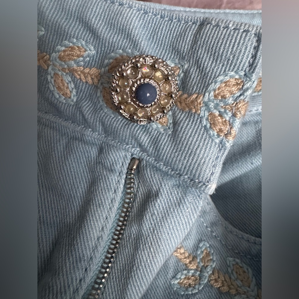 Chanel La Riviera Collection CC Logo Runway Embroidered Light Wash Cotton Jeans - Picture 5 of 11